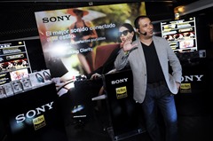 Jose Beitia explicando lo nuevo de Sony