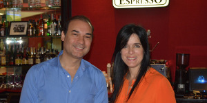 Omar Cepeda y Sarah VIñas