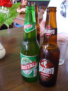 Cervezas Bucanero y Crystal